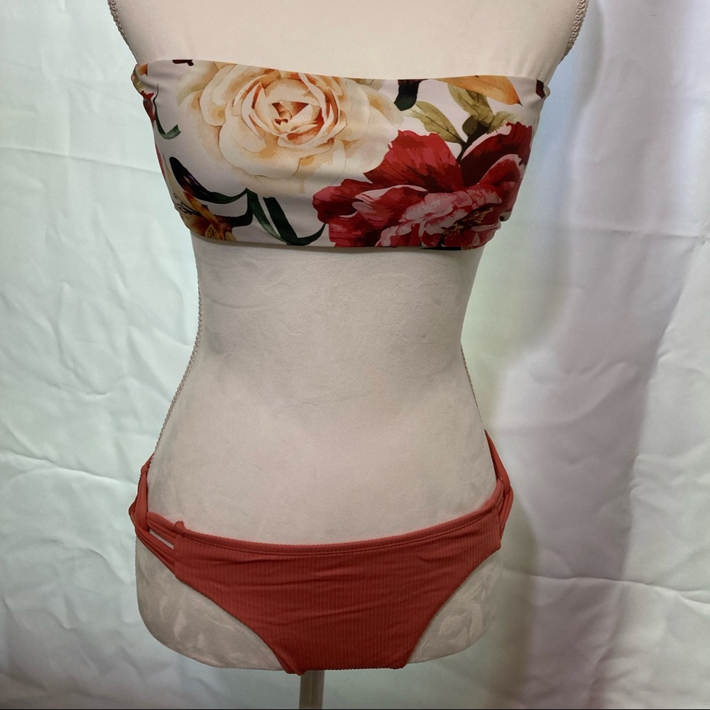 Swimsuit Size M. Top Sizaful  Bottom Endless Sun.